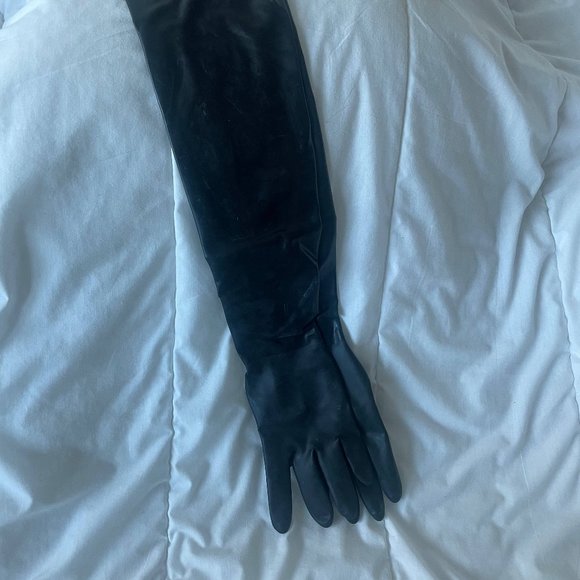 Accessories - Long sleeve Black Opera Length Rubber Gloves